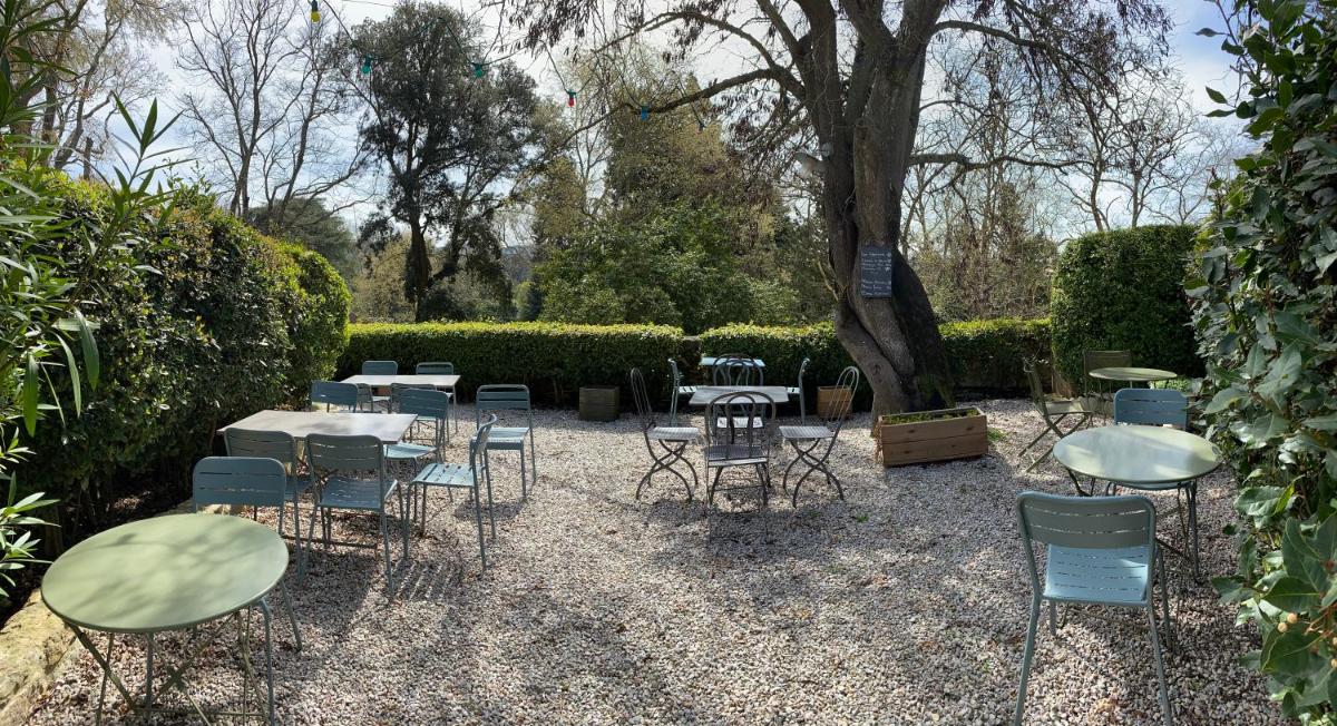 Jardin de l'établissement Logis Hôtel Château De Palaja