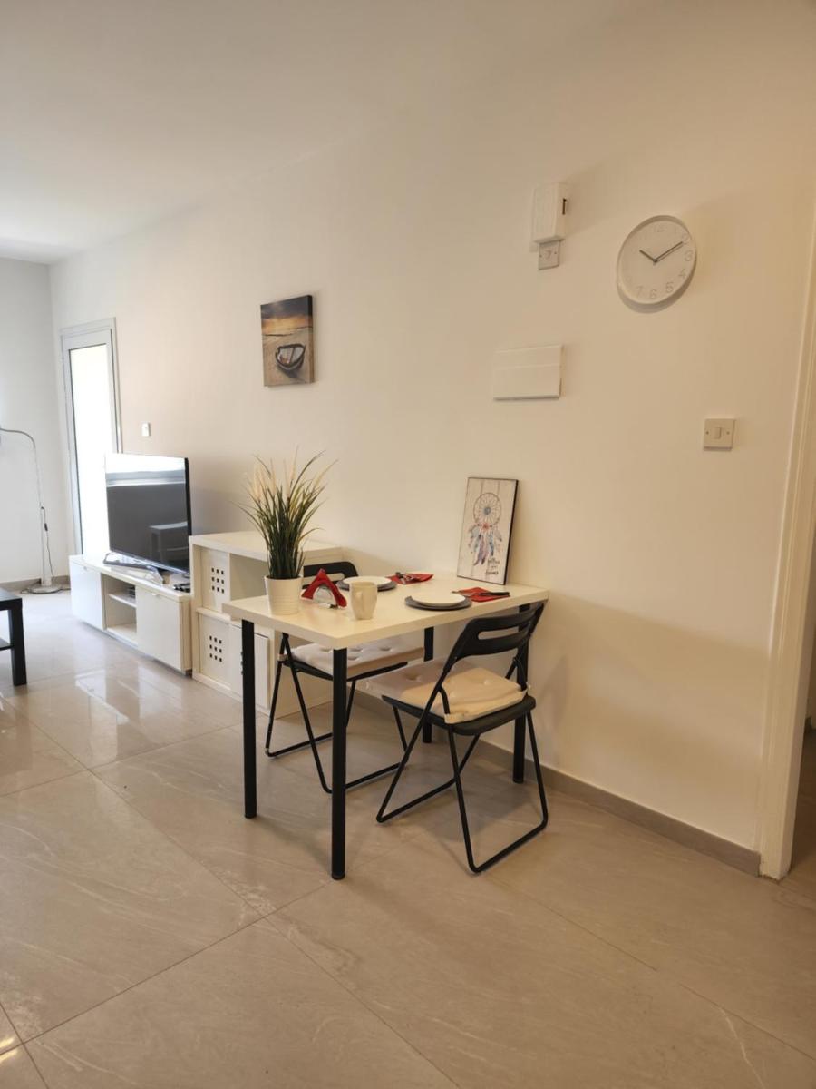 Suitetrails - Merab Holidays Apartment Annita Court B14