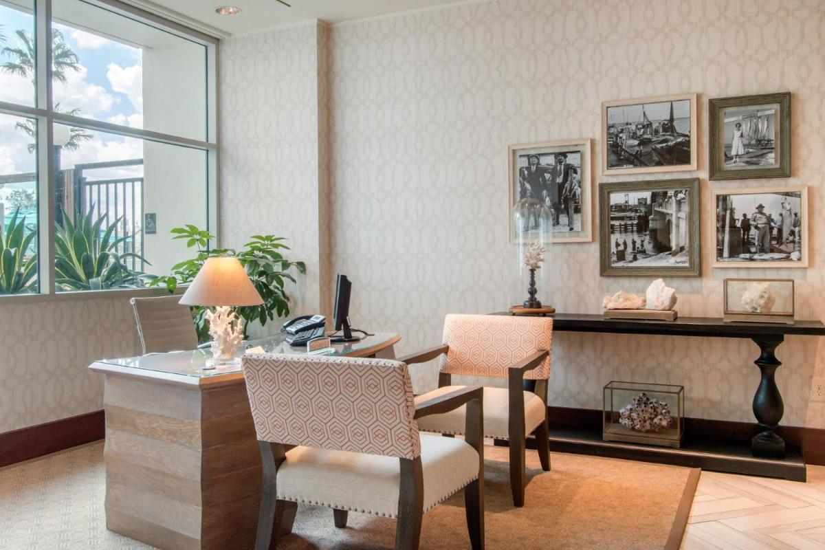 Omni Corpus Christi Hotel - Housity