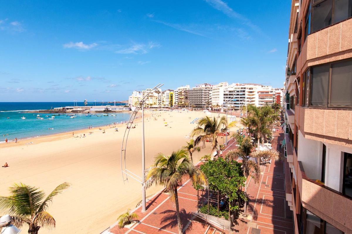 Las Canteras Seafront Apartment - Housity
