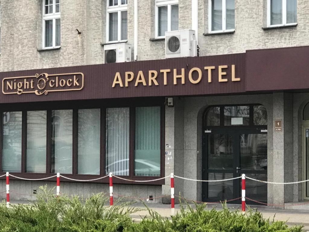 Night o'clock Apart Premium - Housity