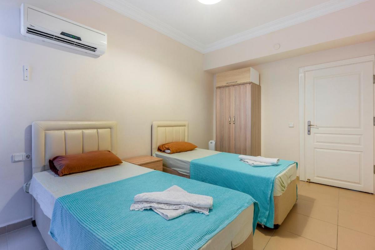 WEEKLY rent of 2+1 apartment 250 m from the sea and in center of all need/Alanyas - Housity