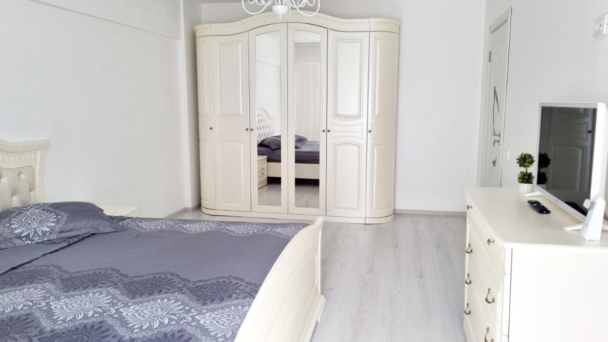 White Apartament, Brăila - Housity