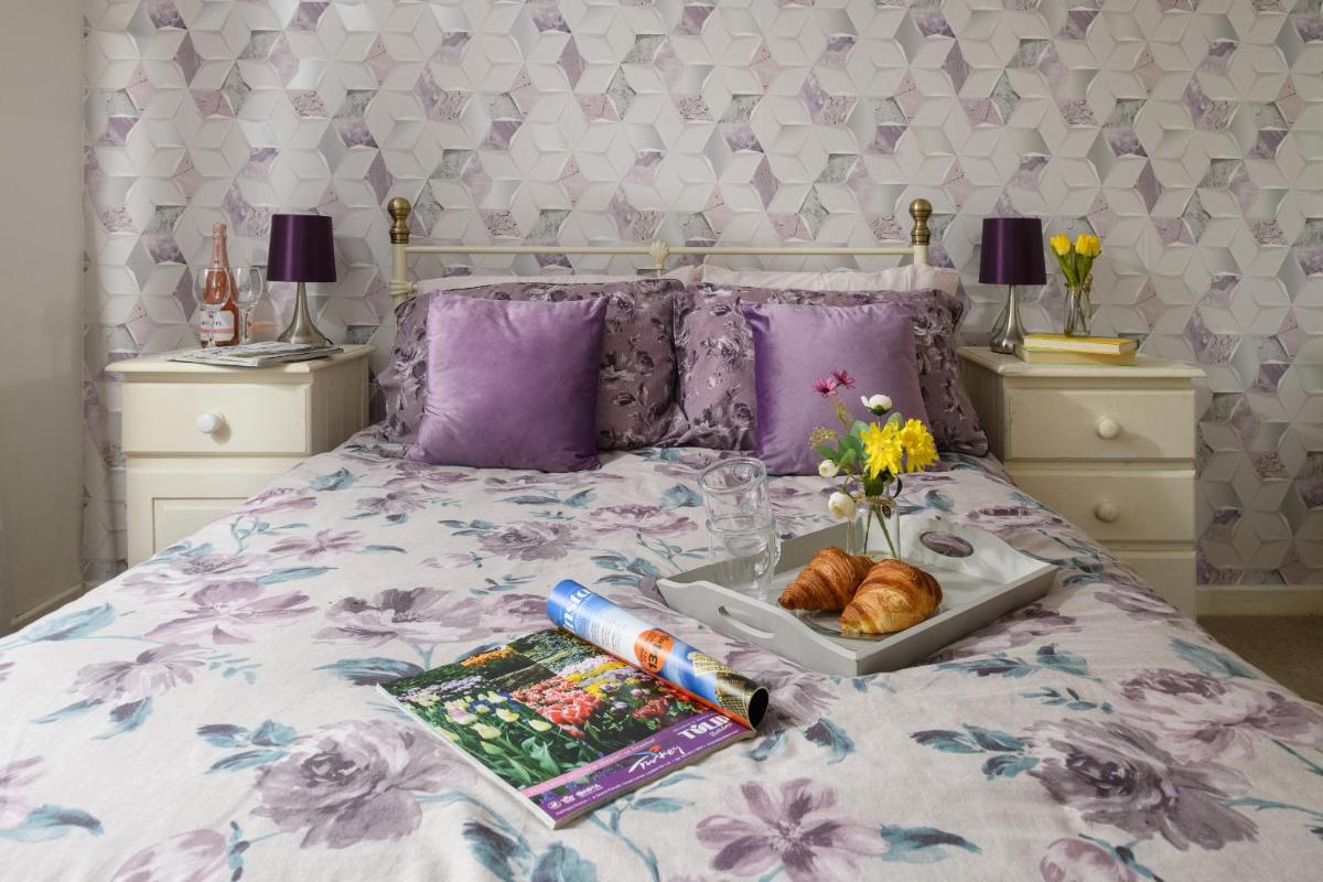 Finest Retreats - Golygfa o'r Castell - Castle Views - Housity