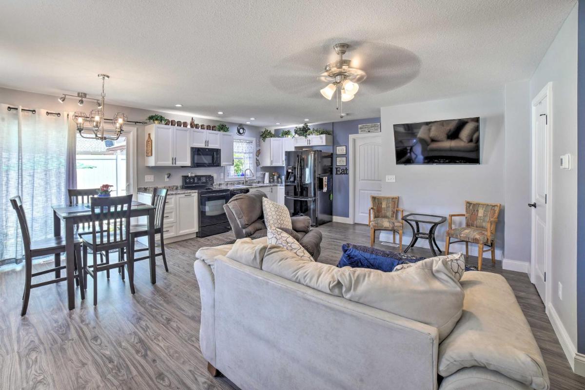 Fort Wayne Getaway - Family and Pet Friendly! - Housity