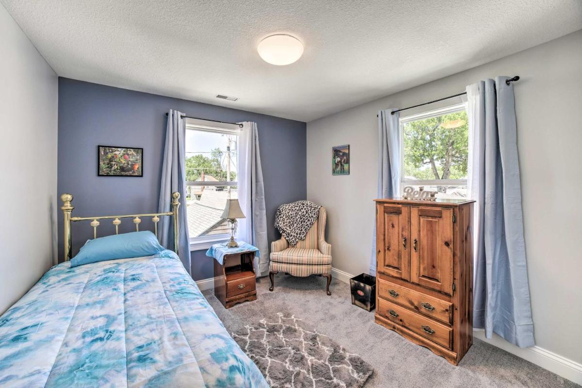 Fort Wayne Getaway - Family and Pet Friendly! - Housity