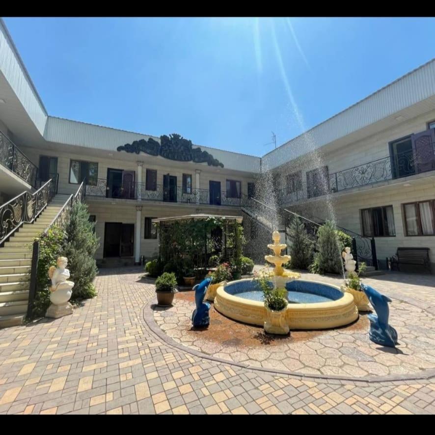 Camelot hotel - Housity