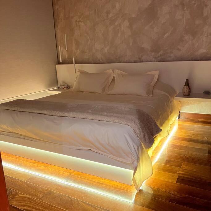 Stunning&Bright Apartment (well-located,brand-new) - Housity
