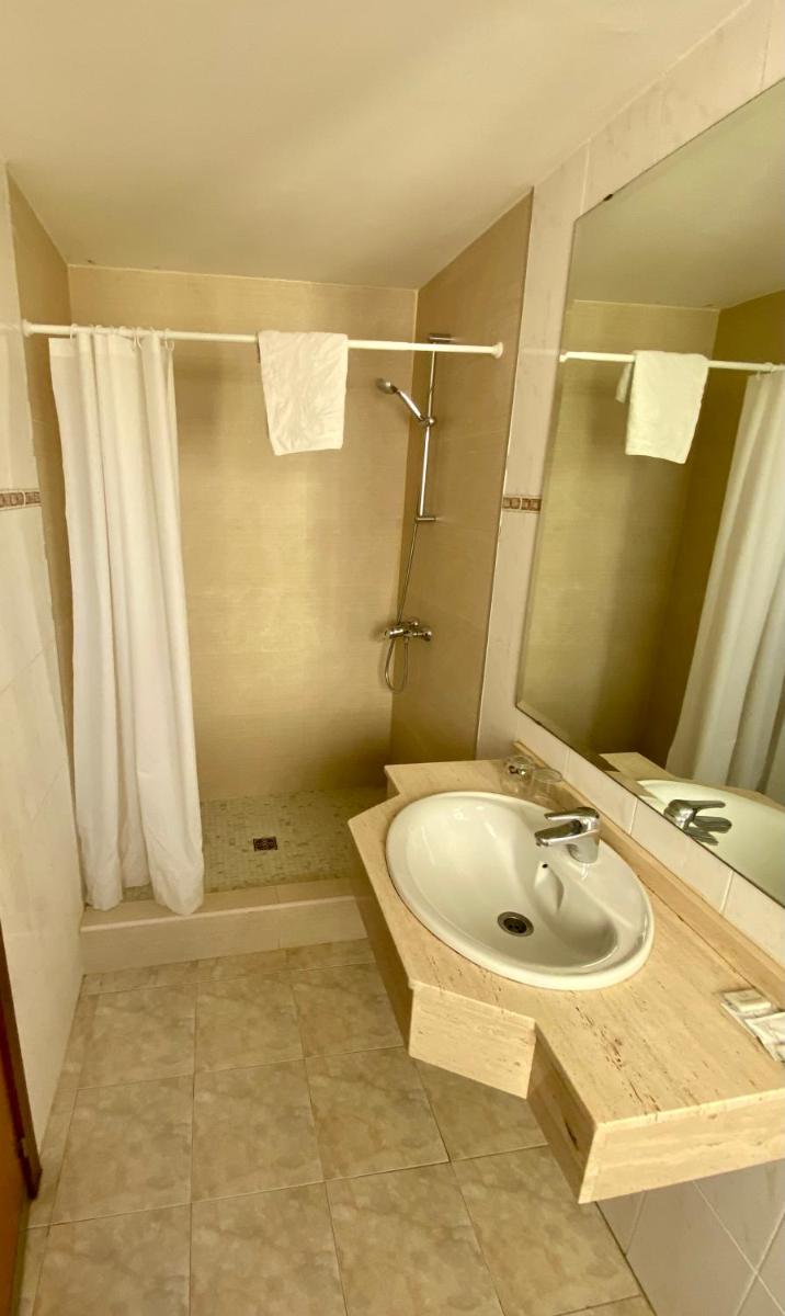 Hotel Real Castellon - Housity
