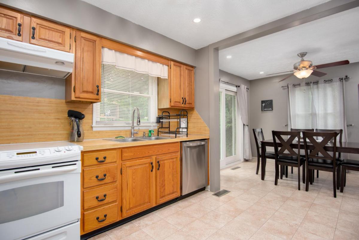 Modern Private Sterling House - Housity