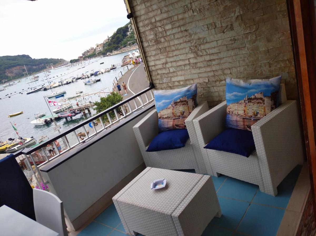 appartamento openspace fronte mare esclusivo due letti matrimoniali a Portovenere - Housity