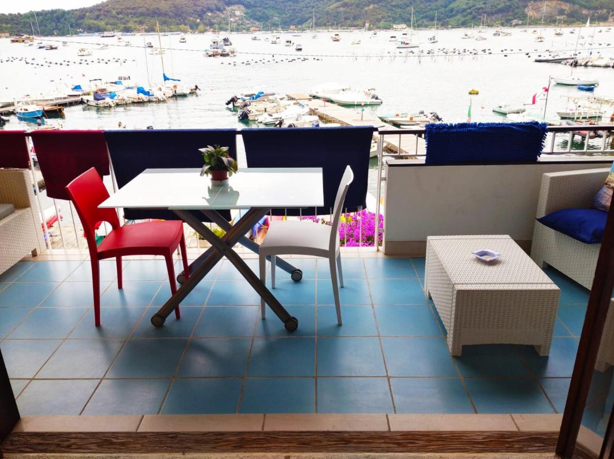 appartamento openspace fronte mare esclusivo due letti matrimoniali a Portovenere - Housity