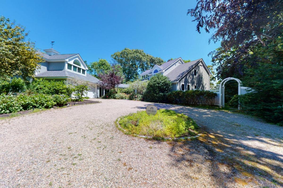 Cotuit Bay Overlook - Housity