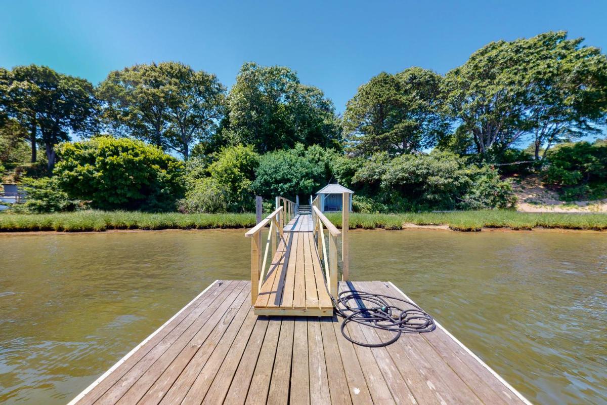 Cotuit Bay Overlook - Housity