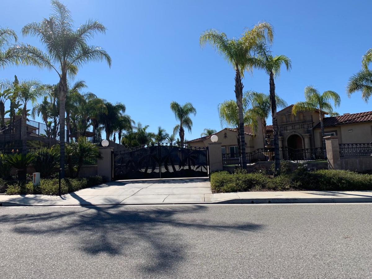 LuxHome Suites in Mansion - Housity
