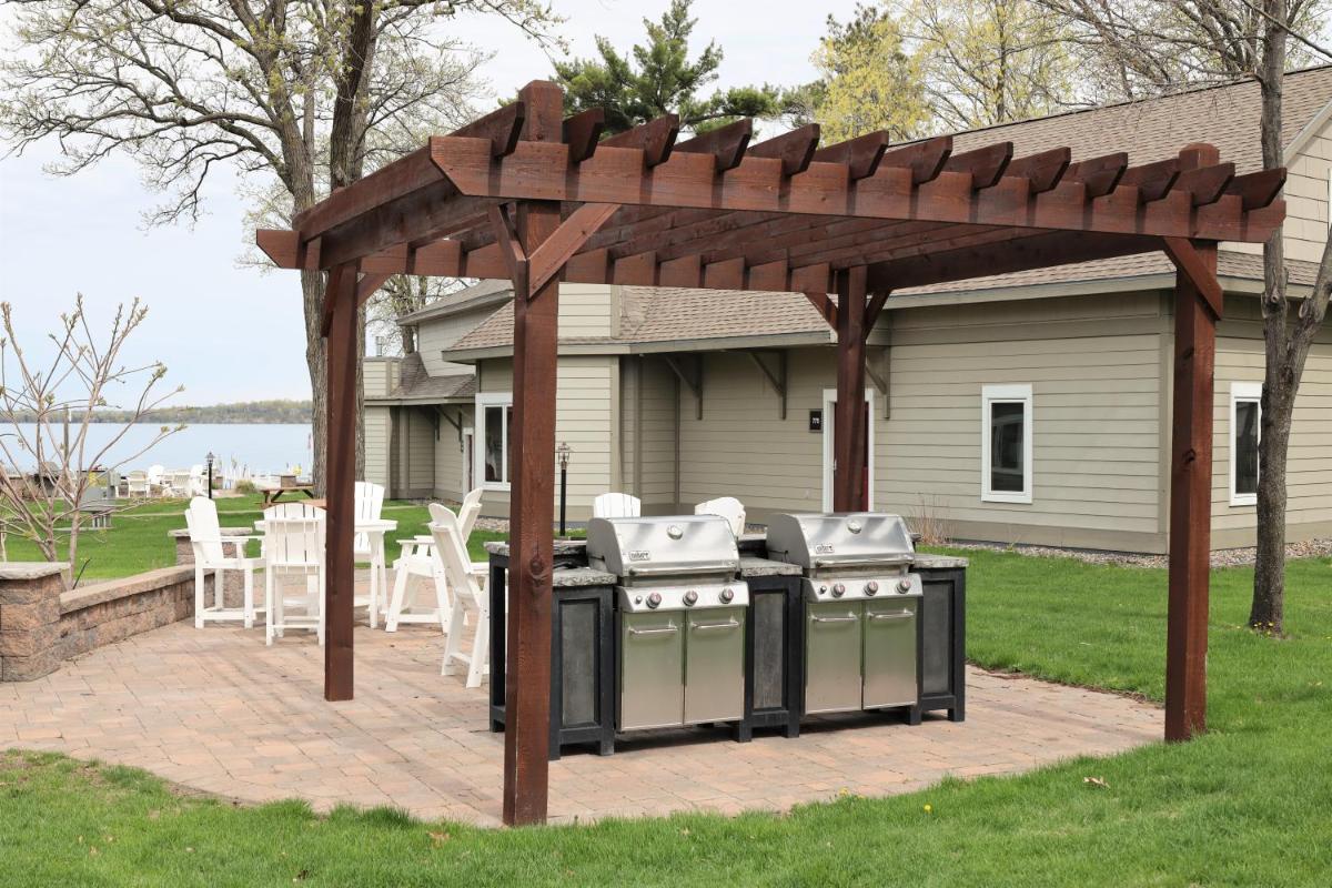 Bay Colony 773 - Upper - Housity