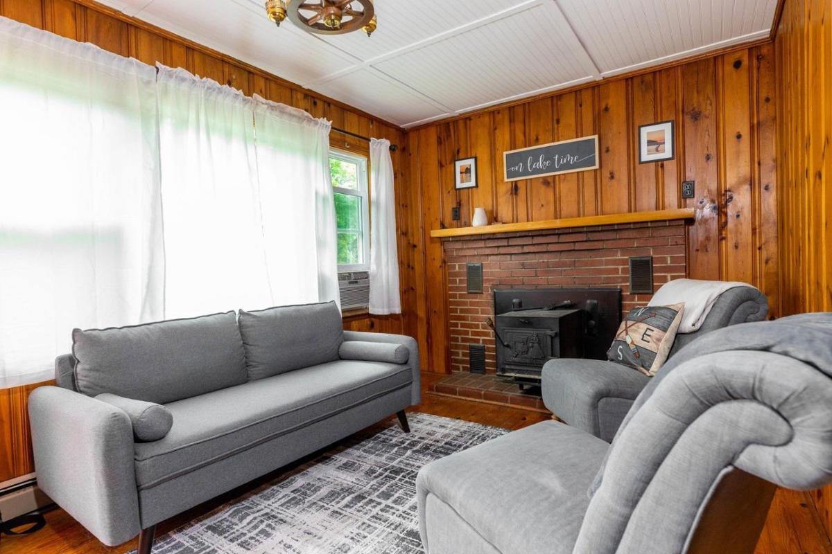 Fishermans Haven on Quiet Cove Claytor Lake 2BS6 - Housity