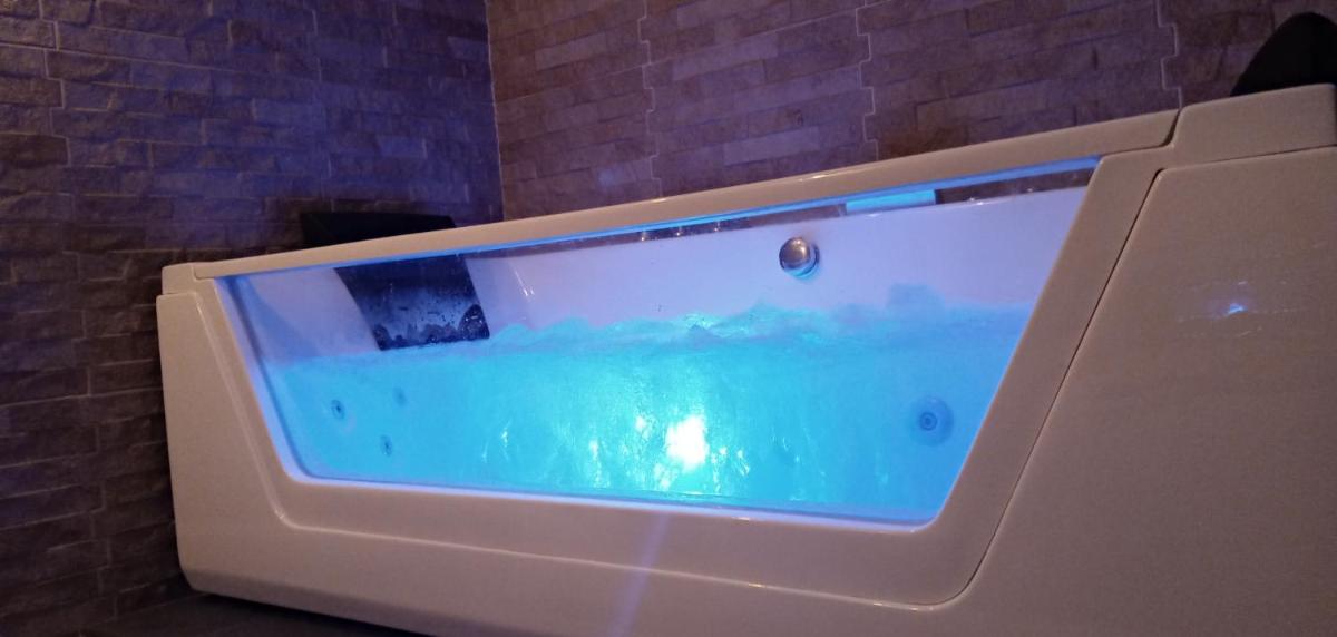 ESTUDIO Jacuzzi SOL De JEREZ - Housity