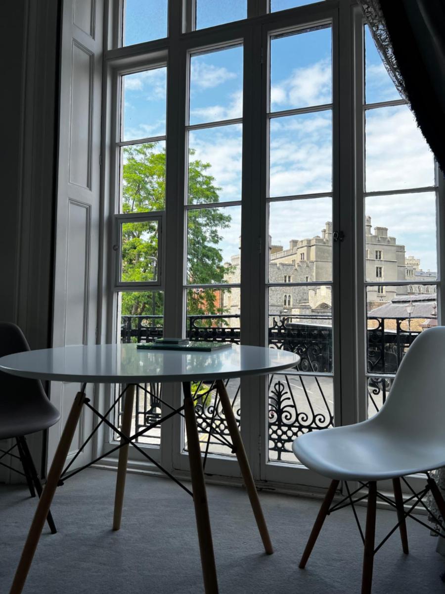 Stunning 1Bd with Castle View - Housity