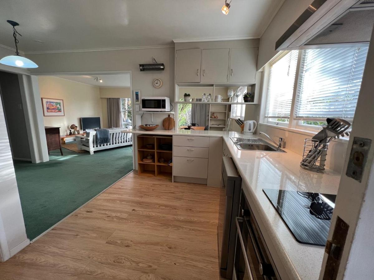 Island View Hideaway - Housity