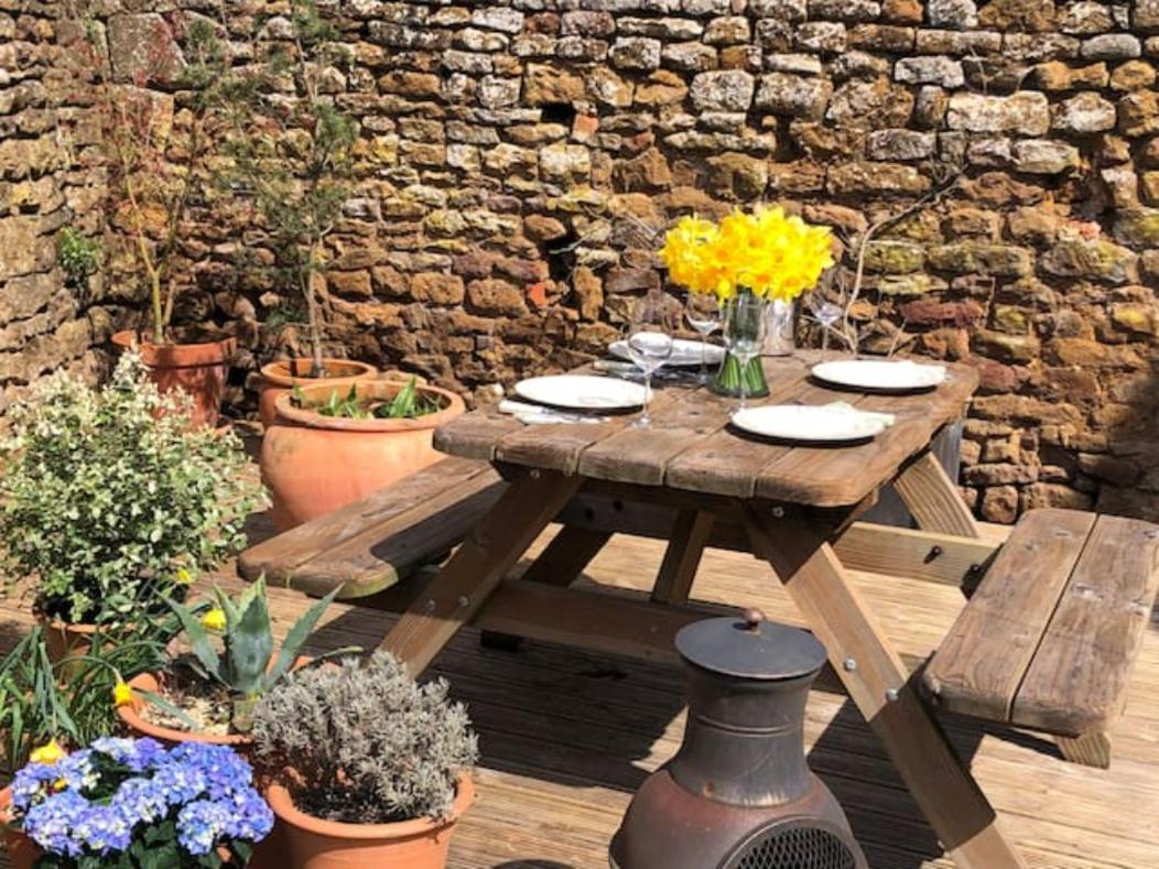 Charming, thatched guest house in the Cotswolds - Housity