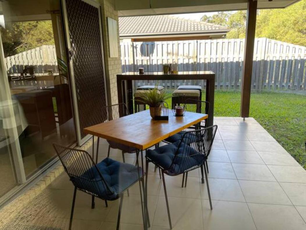 LUX Exotic Holiday House in Burpengary East - Housity