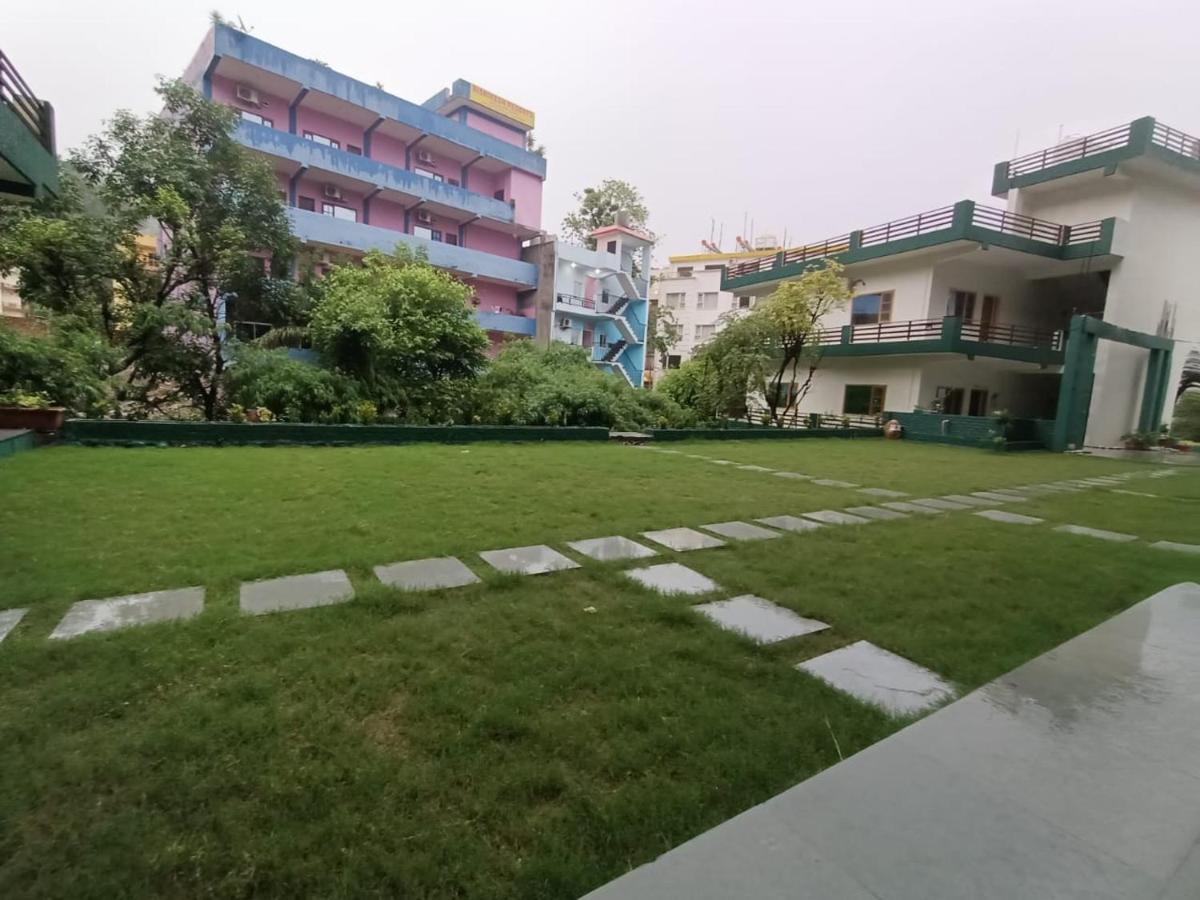 Suitetrails - Shivansh Green Resort