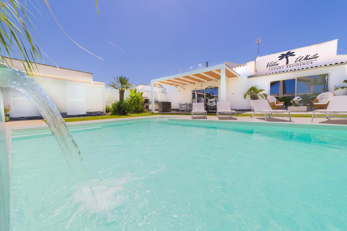 Villa White Luxury Residence - Housity