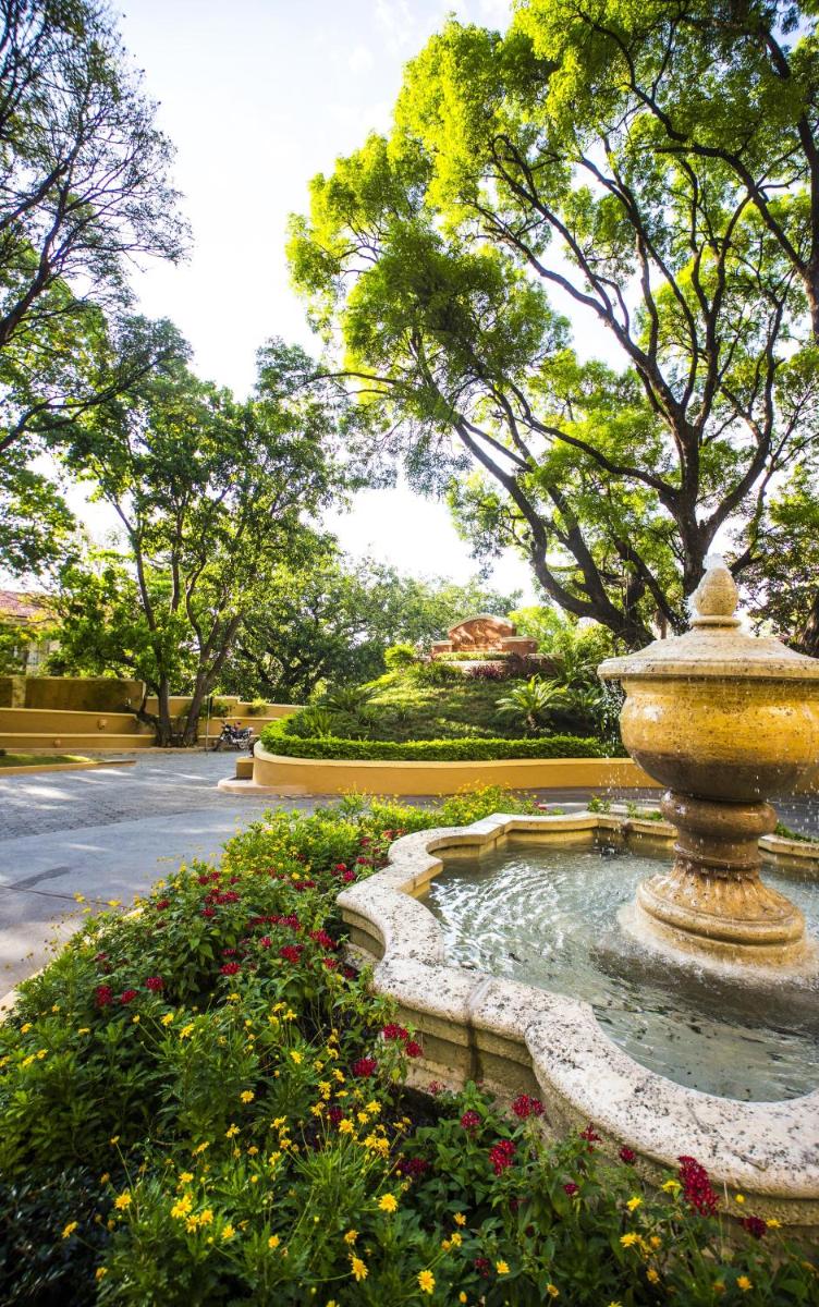 Hotel Royal Oasis - Housity