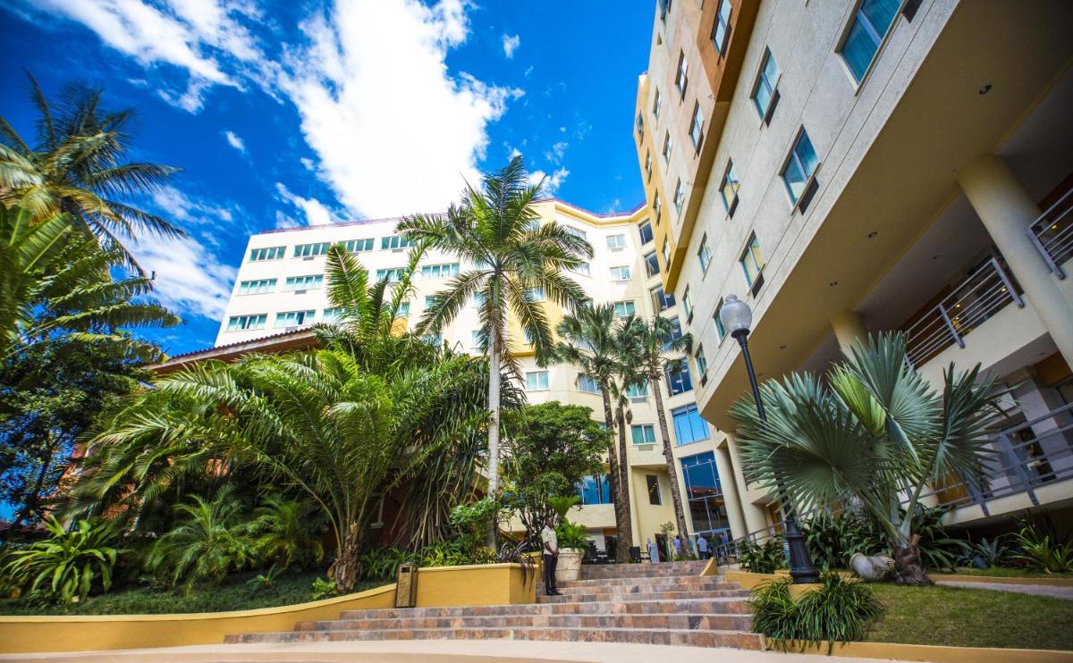 Hotel Royal Oasis - Housity