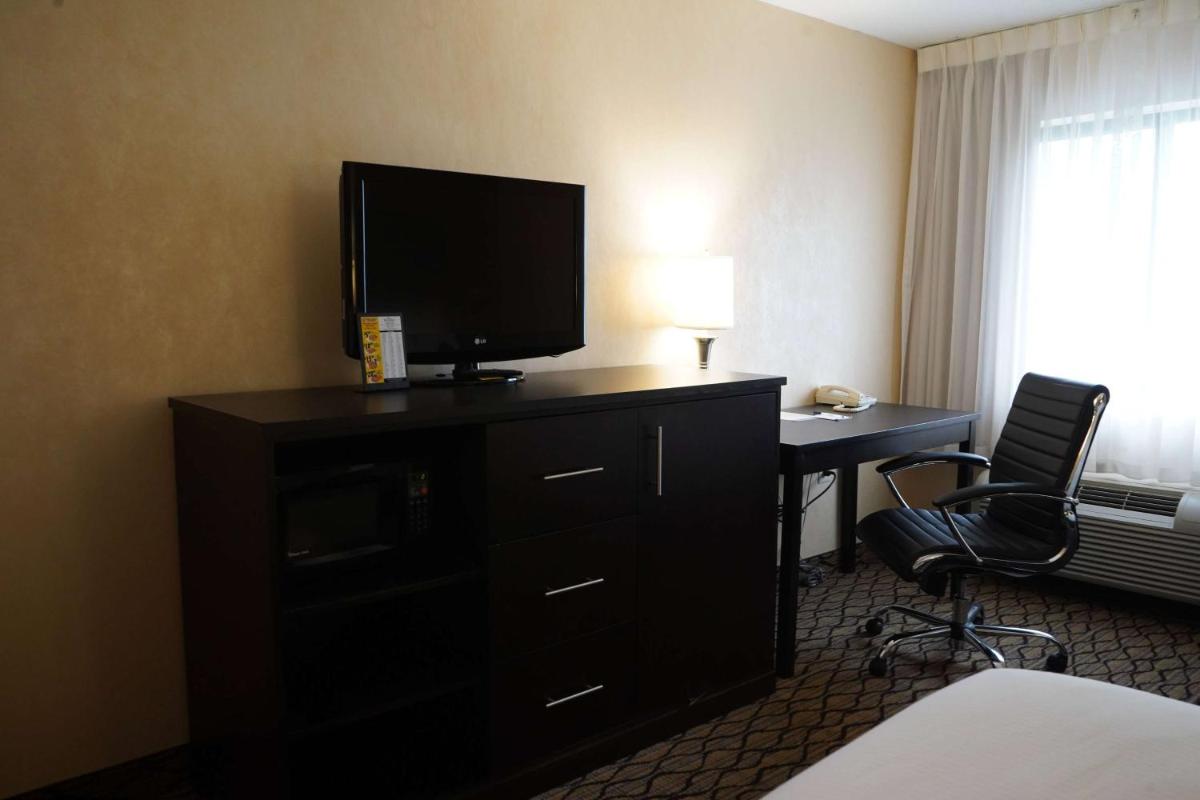 Baymont by Wyndham Bridgeport/Frankenmuth - Housity