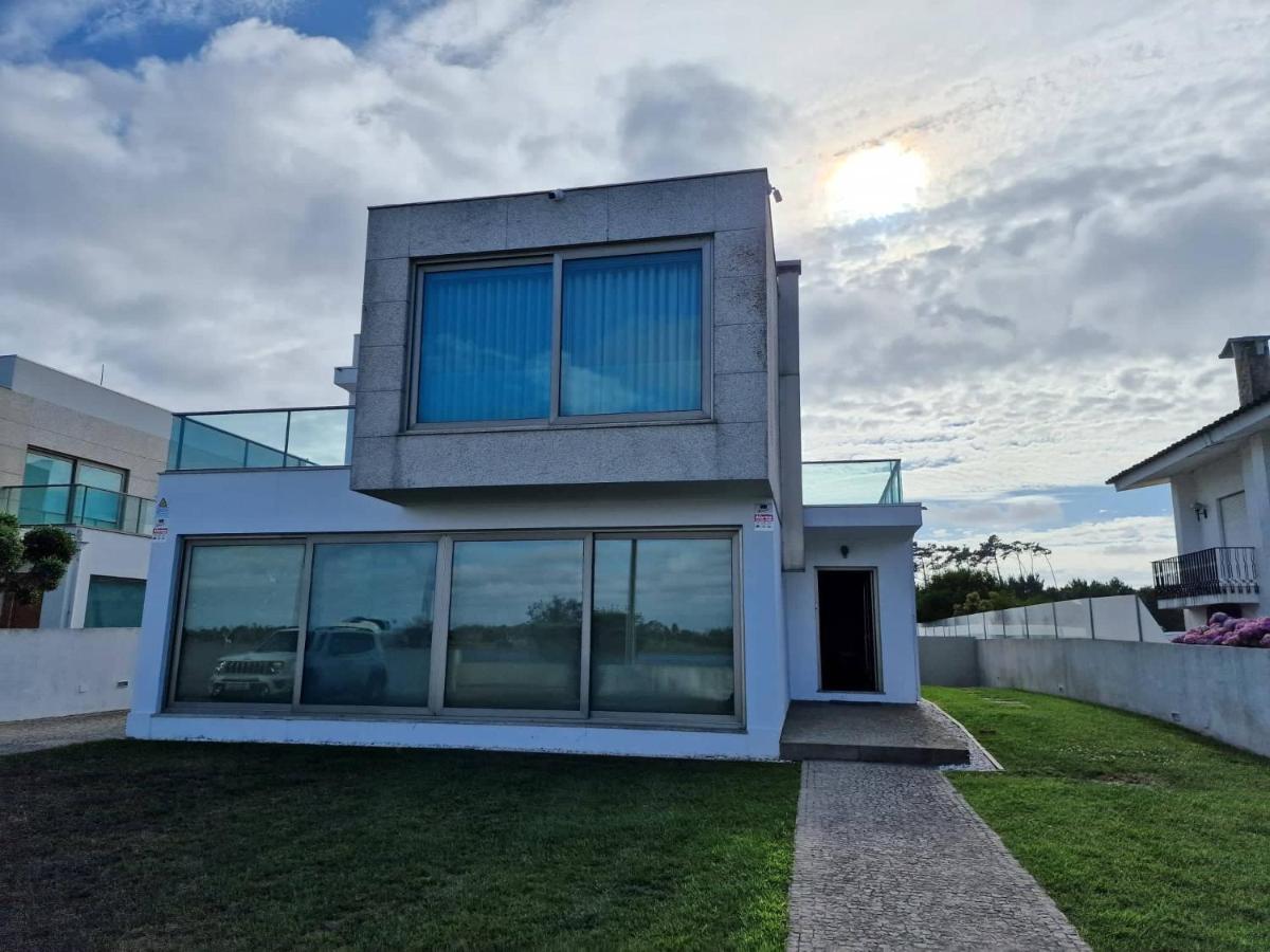 Family house with pool and beautiful river view - Housity