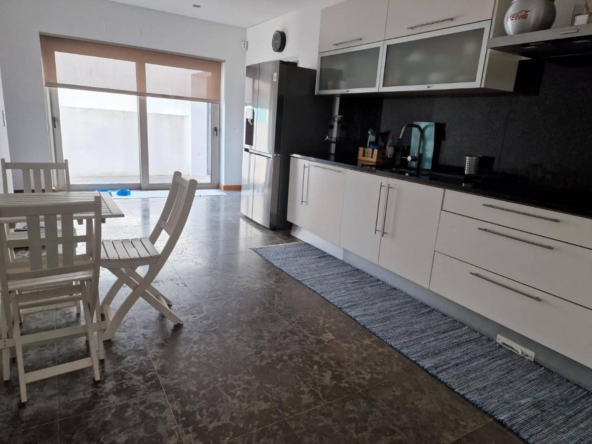 Family house with pool and beautiful river view - Housity