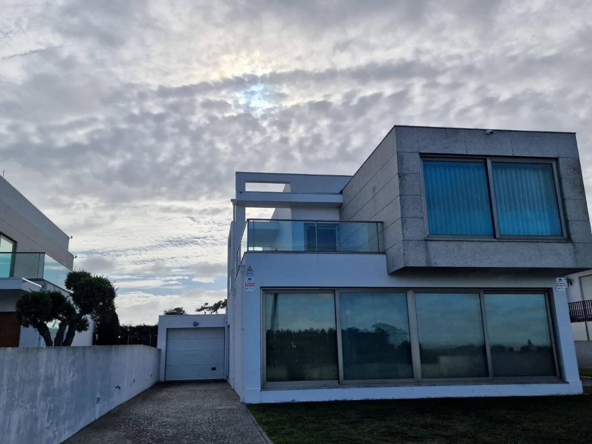 Family house with pool and beautiful river view - Housity