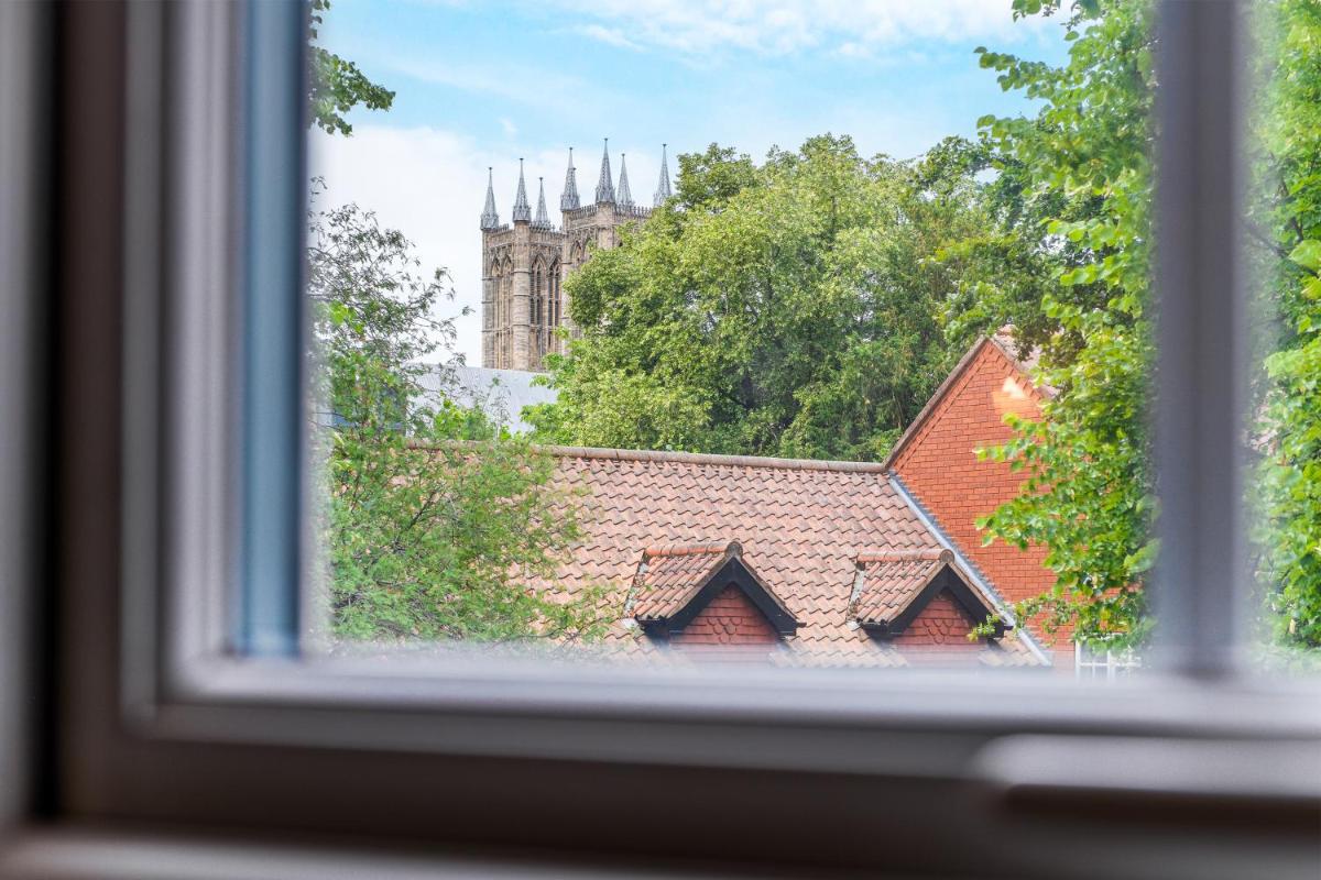 Suitetrails - The Lincoln Book Inn