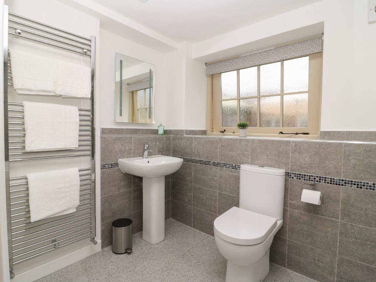 Spindle Cottage - Housity