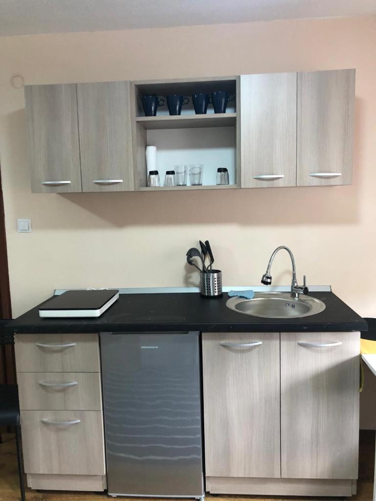 Suitetrails - Modern Studio Apartment