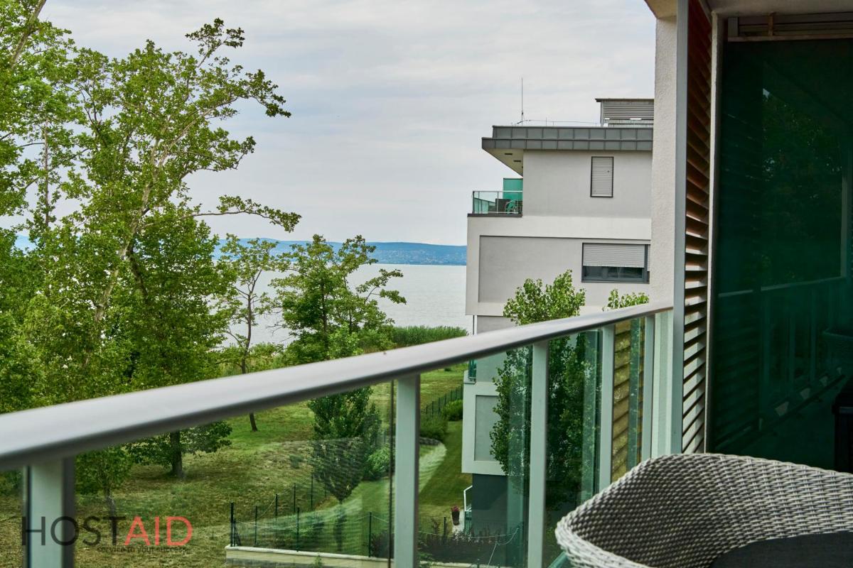 Azúr Apartment - hostAID - Housity