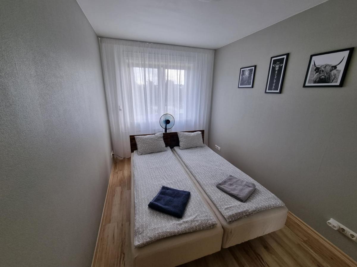 Magistral Contact Free Apartment with free parking - Housity
