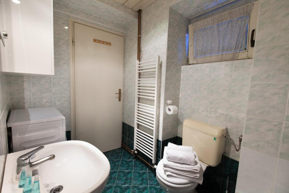 Retro Tour As Ljubljana central apartment Behind University - step away from Ljubljanica river - Housity