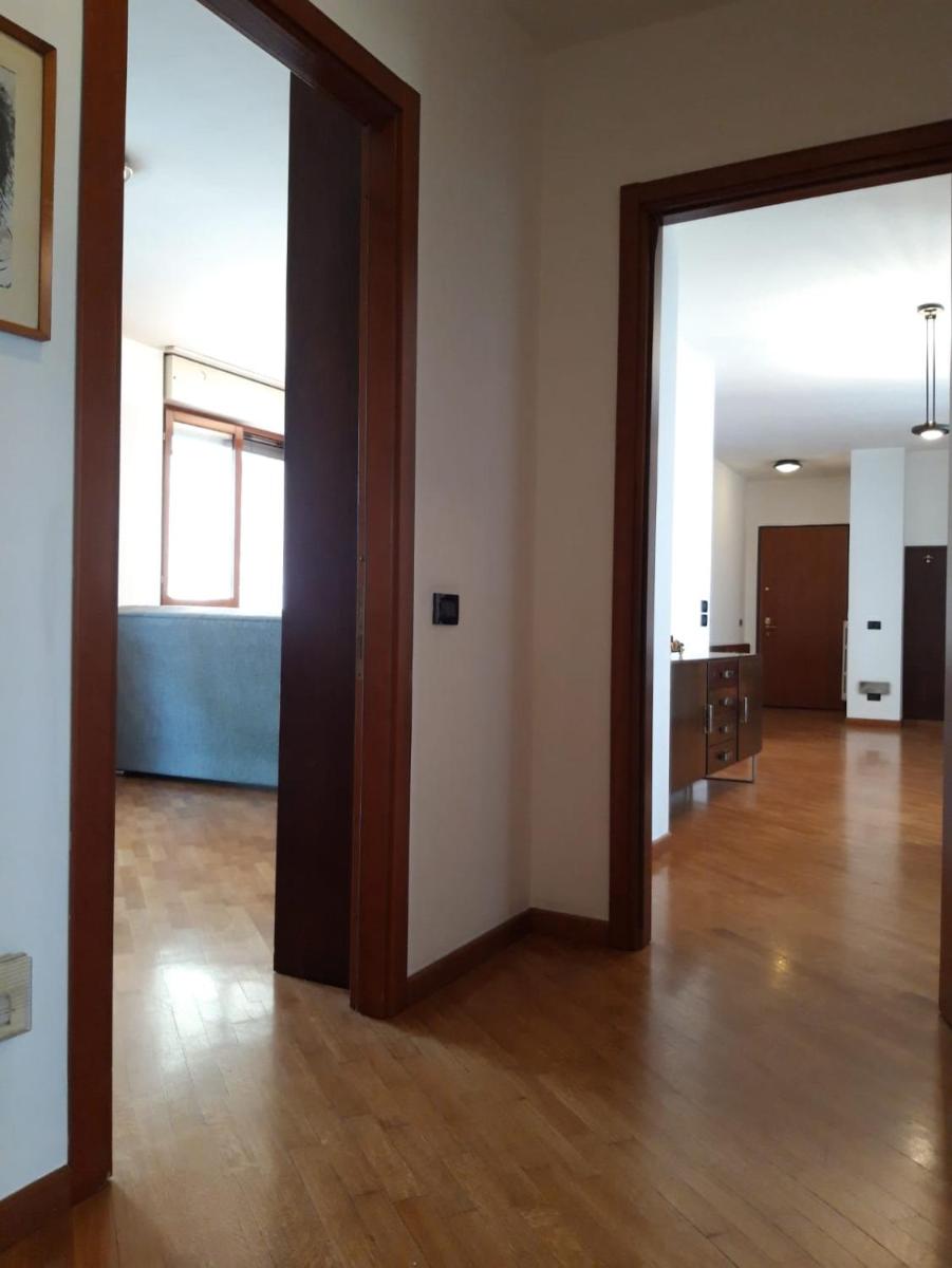 BedandBreakfast Eni Torri Lombarde San Donato BBqueen - Housity