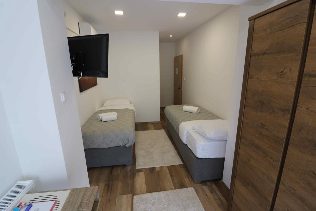 FORUM apartmani i sobe - Housity