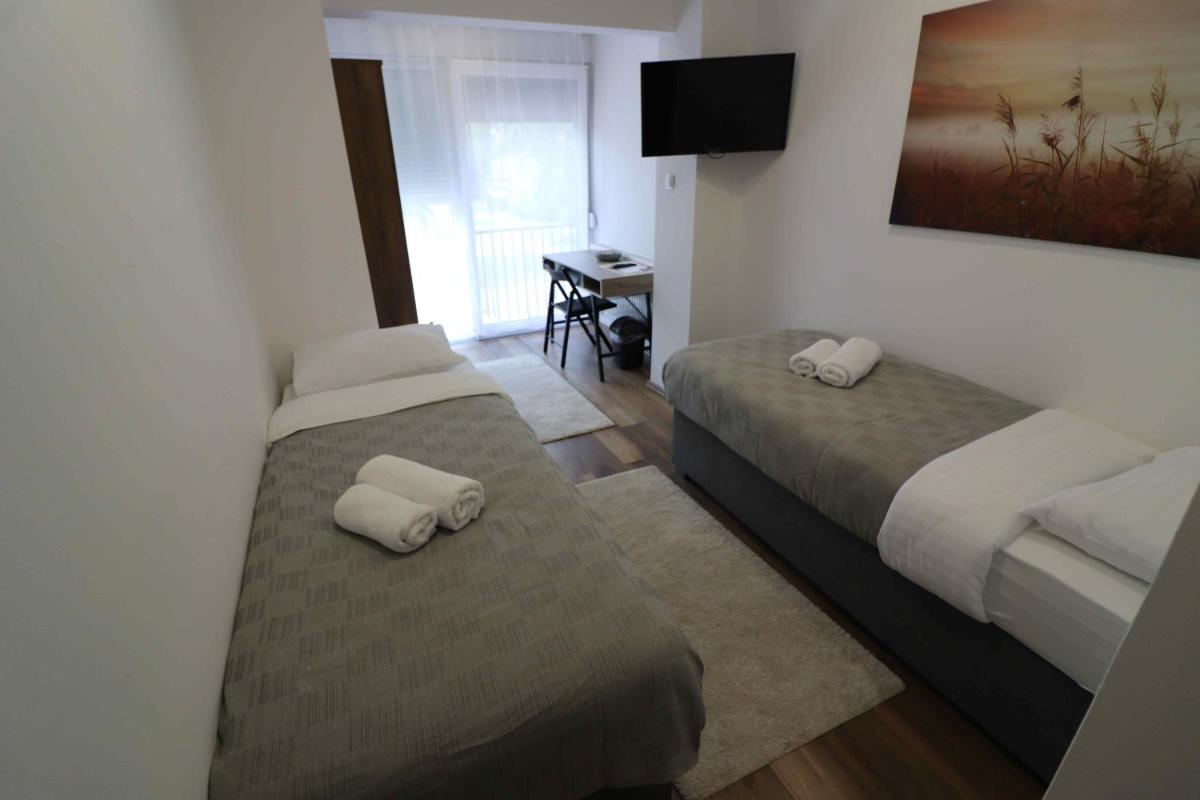 FORUM apartmani i sobe - Housity