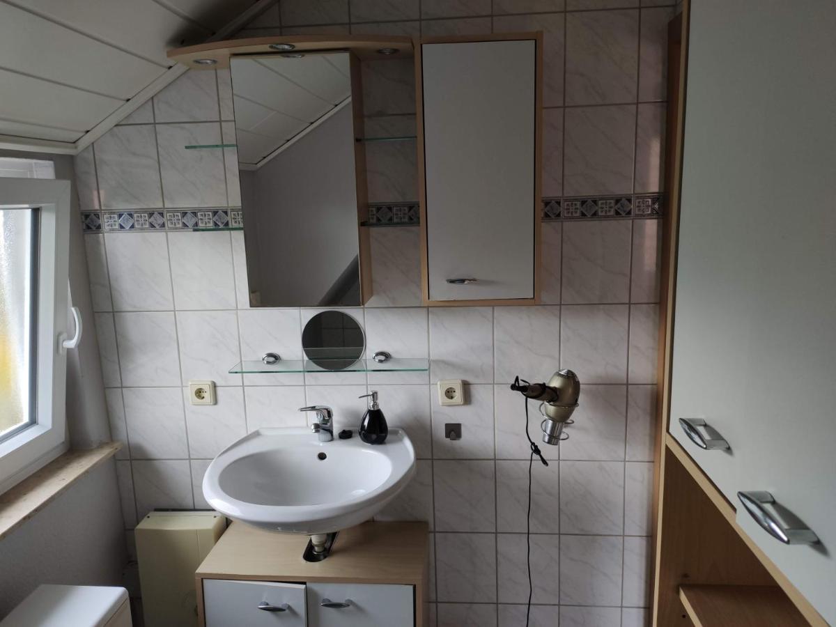 Schönes einfaches Zimmer in Nethen (nähe Rastede) - Housity