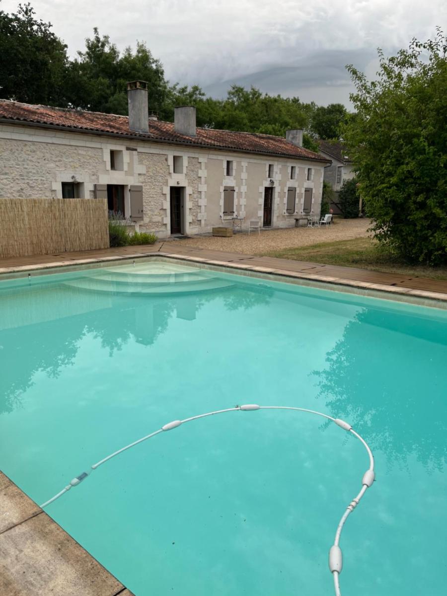 Maison Périgord vert piscine et spa - Housity