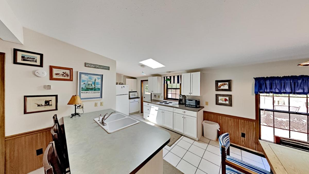 Put in Bay Island Club 61 - Housity