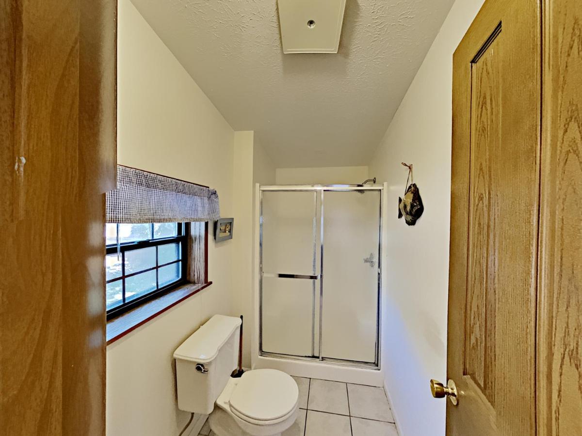 Put in Bay Island Club 61 - Housity