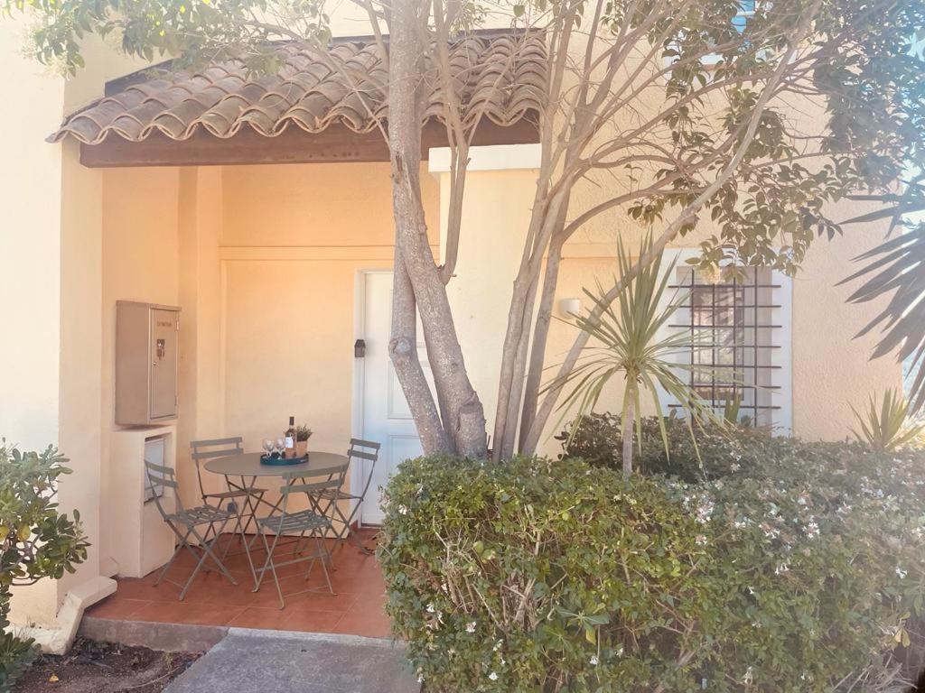Apartment Julie I3, 140, Cap Esterel - Terrasse mit Meerblick und Strandnah by Riviera HomeLife - Housity