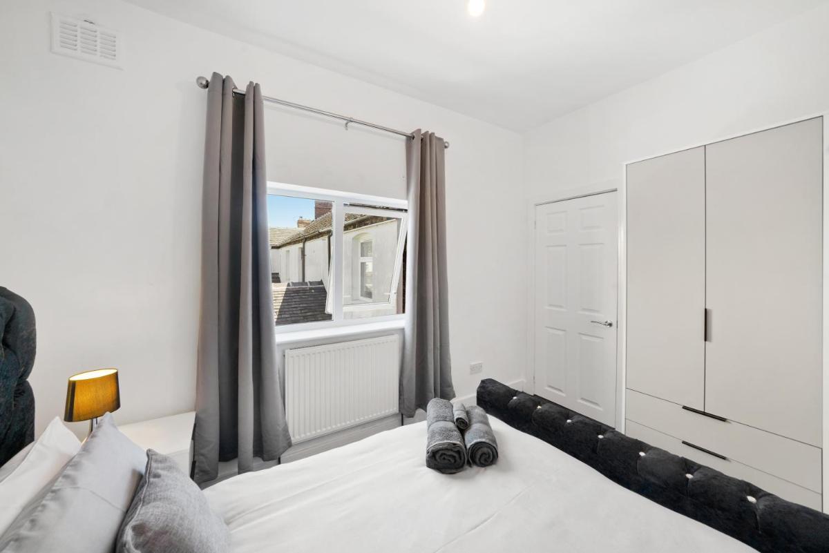 Just Renovated Hanley House by Xenox Property Group - Housity