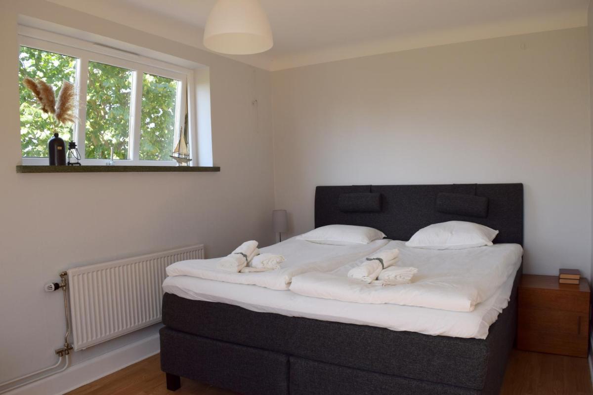 Sea-view apartment in beautiful Smygehamn - Housity